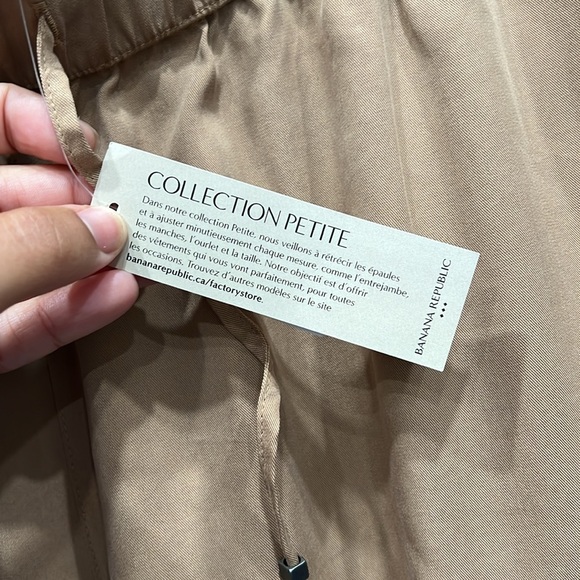 Banana Republic NWT  Cargo pants petite SZ M Kaki tan pockets on both sides - Picture 9 of 10